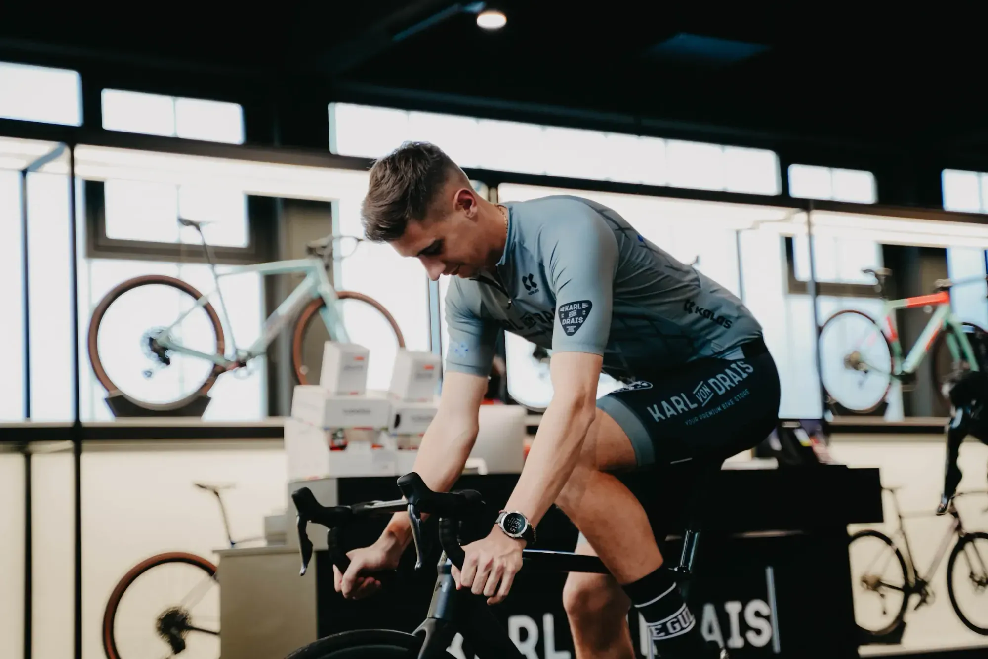 KVD Bikestore – Employer Branding Fotoshooting – kreative Bildkomposition