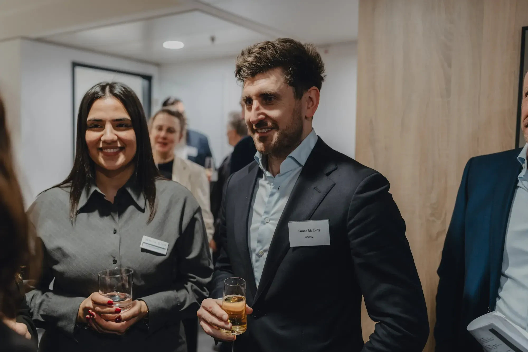 Professionelles Networking bei der White Bird Veranstaltung in Frankfurt am Main
