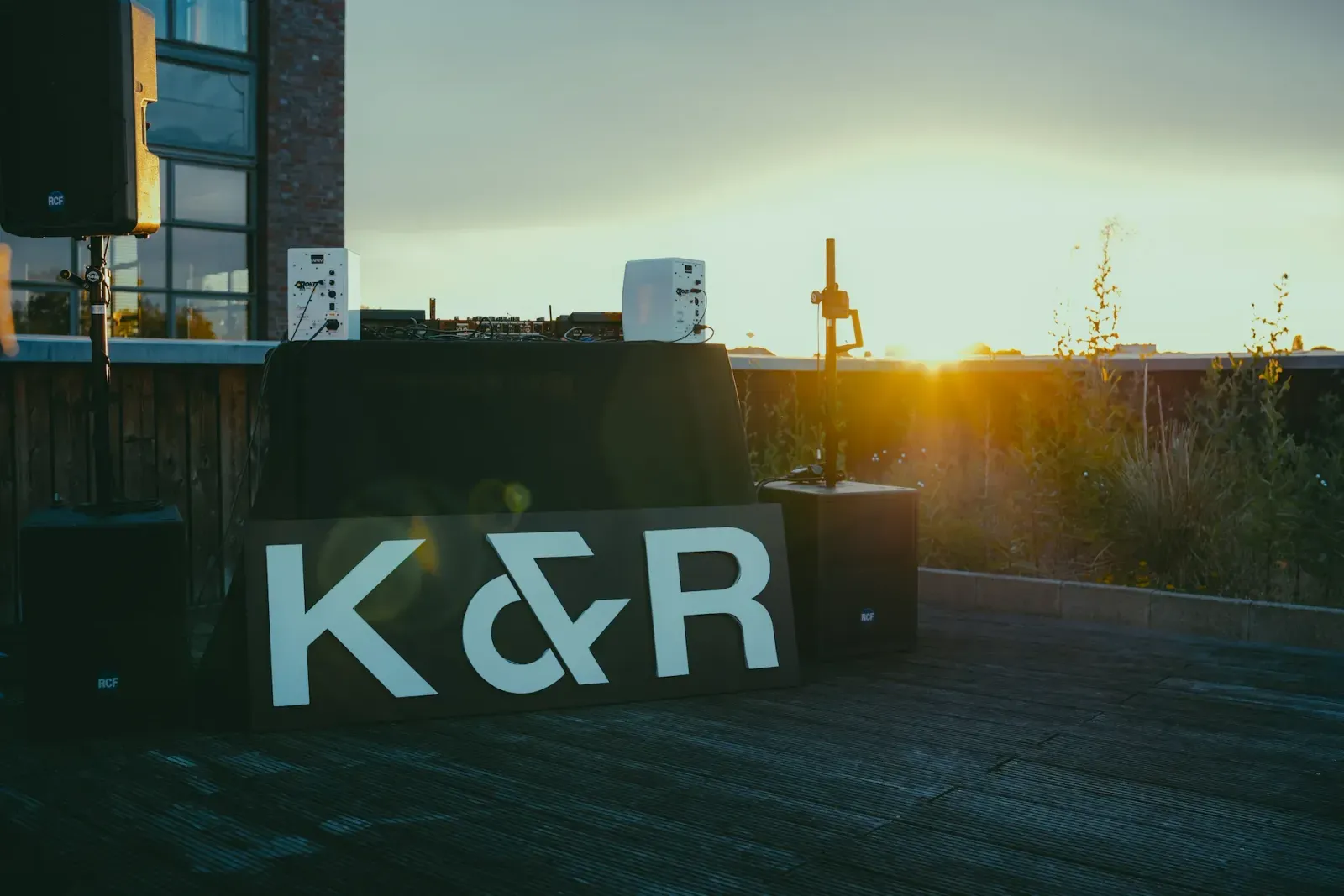 Klein & Rose Büro-Detail – professionelle Ausstattung der Kreativagentur